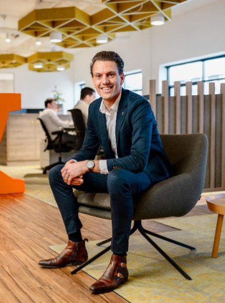 medewerker de jong en laan
