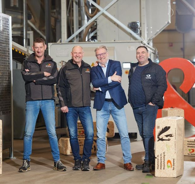 mannen bij ampersand