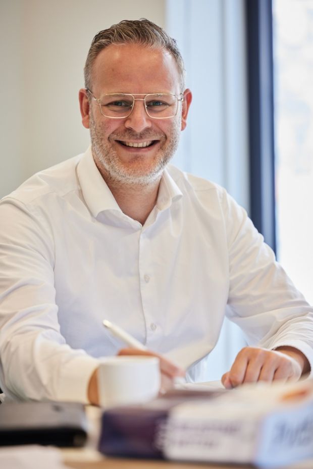 medewerker de jong en laan