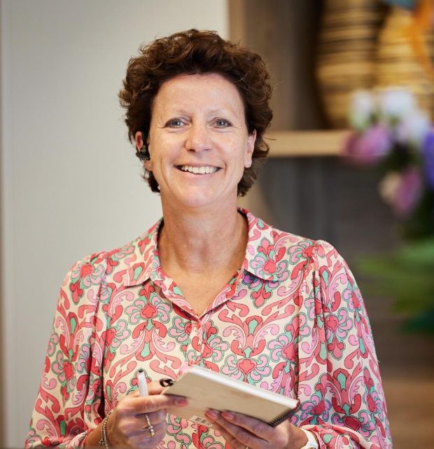 medewerker de jong en laan