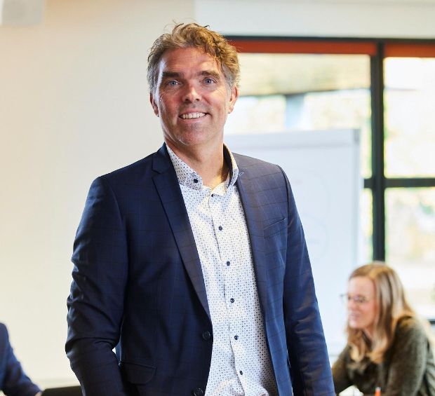 medewerker de jong en laan