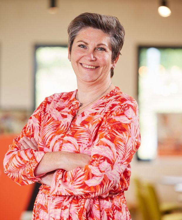 medewerker de jong en laan