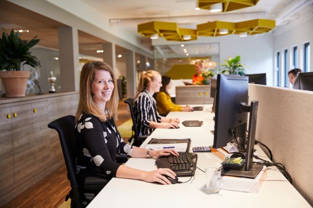 medewerker de jong en laan