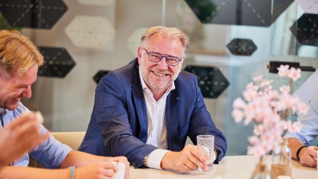 medewerker de jong en laan