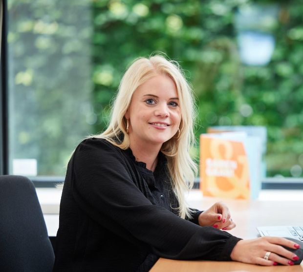 medewerker de jong en laan