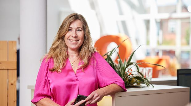 medewerker de jong en laan