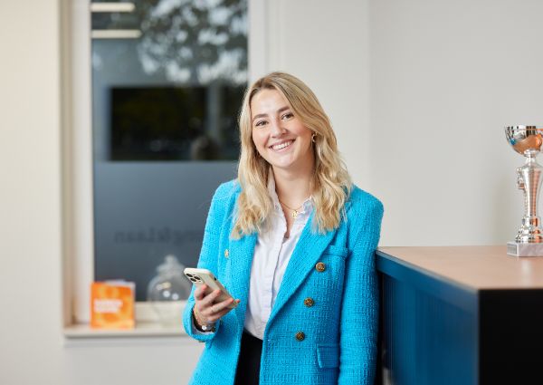 medewerker de jong en laan