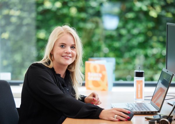 medewerker de jong en laan